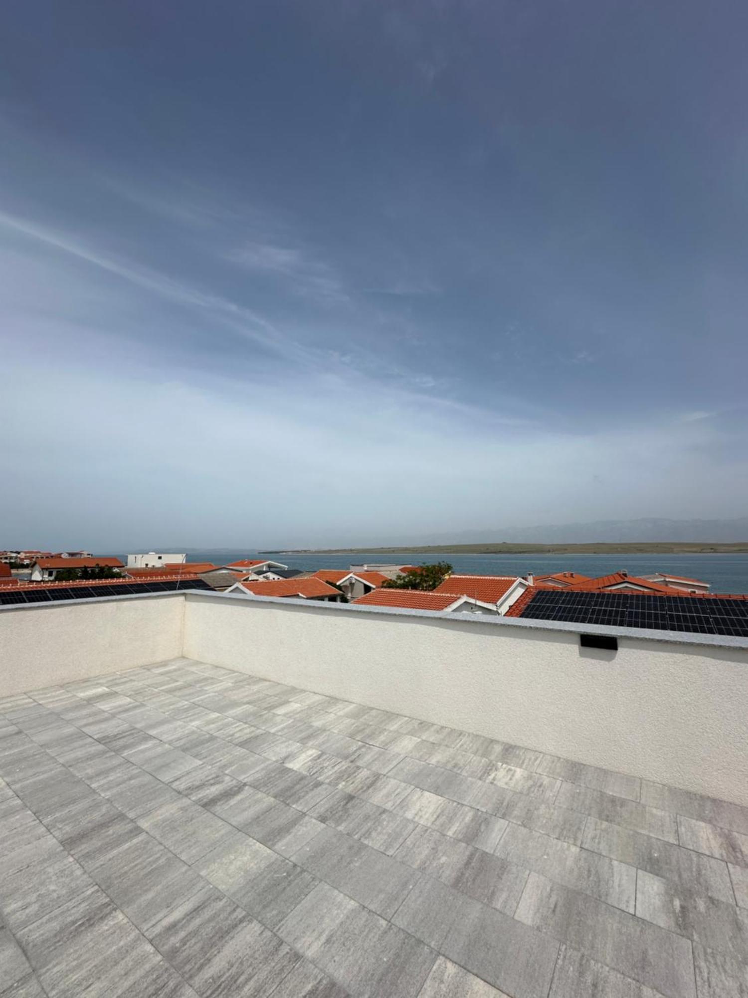 Monachus Apartments Vir Bagian luar foto