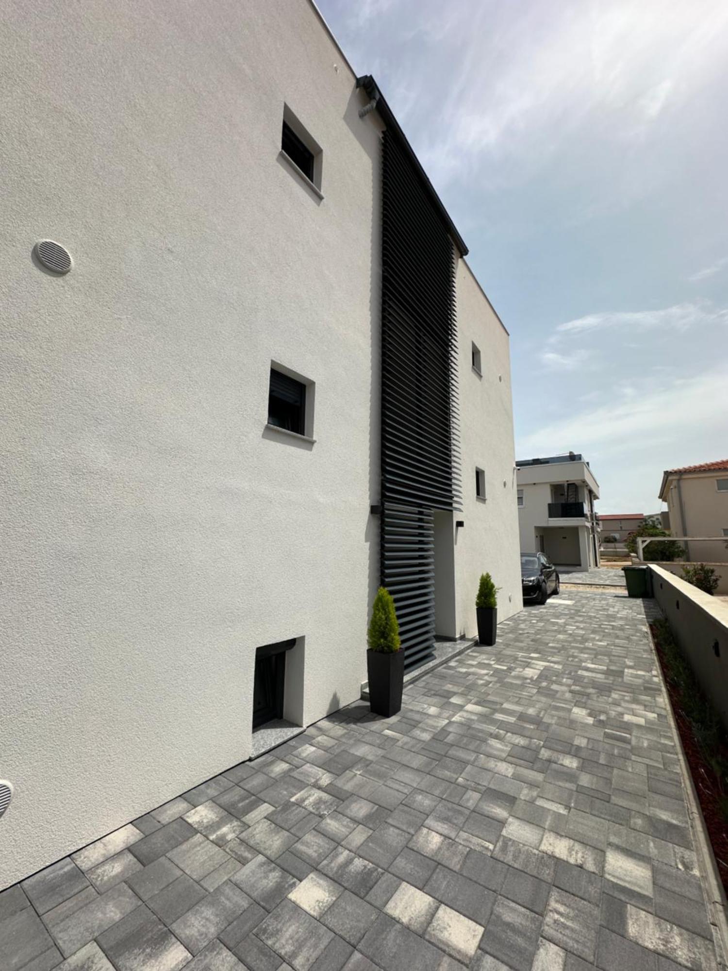 Monachus Apartments Vir Bagian luar foto